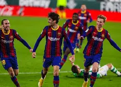 关于意甲赛前走向成谜，巴塞罗那战术微调，压力陡增，团队化学反应显著的信息